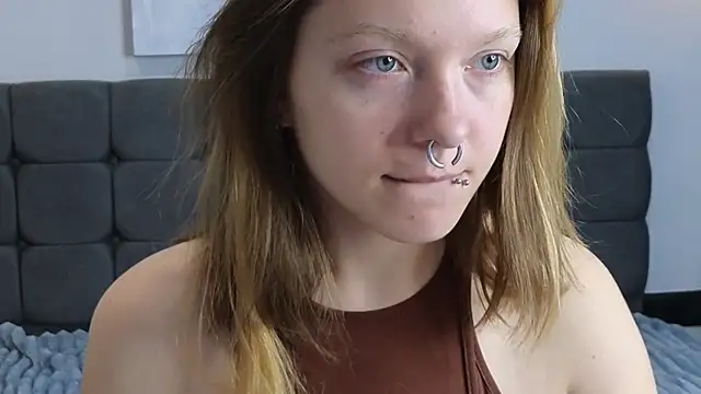 LauraLowe online show from July 3, 2026, 5:36 am