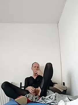 Snapshot of TimeaKocsis1971 chatting on July 10, 2026, 11:35 am TimeaKocsis1971 online show from July 10, 2026, 11:35 am