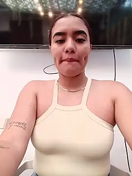 Snapshot of AlanaMontiel chatting on July 17, 2026, 12:23 pm AlanaMontiel online show from July 17, 2026, 12:23 pm