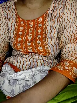 Snapshot of Miss-mahi7 chatting on July 29, 2026, 10:02 am Miss-mahi7 online show from July 29, 2026, 10:02 am
