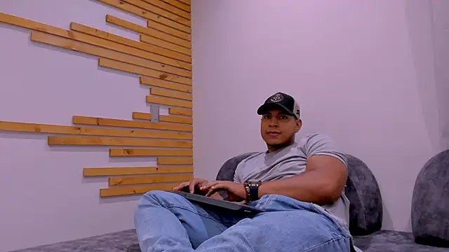 Maximo montana online show from July 29, 2026, 1:04 am