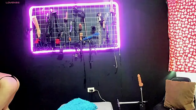 Mistress Emma bdsm online show from July 18, 2026, 11:47 am
