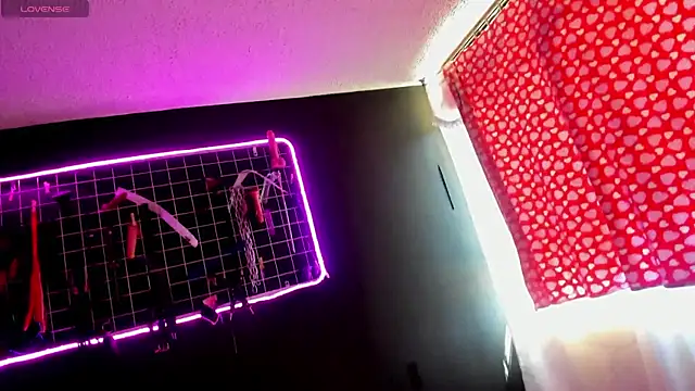 Mistress Emma bdsm online show from July 28, 2026, 2:24 pm