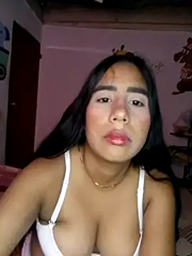 Snapshot of alice_xoxo_ chatting on July 20, 2026, 12:18 pm alice xoxo online show from July 20, 2026, 12:18 pm