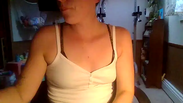 Snapshot of lillexxxylover chatting on July 23, 2026, 12:02 am lillexxxylover online show from July 23, 2026, 12:02 am