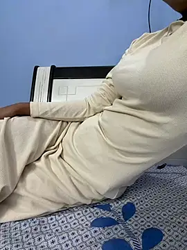 Snapshot of Muskan_alveera18 chatting on July 8, 2026, 7:57 am Muskan alveera18 online show from July 8, 2026, 7:57 am