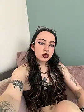 Ellie Whitfield online show from July 16, 2026, 12:22 pm