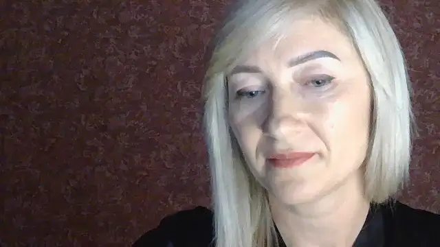 moonlightAnna online show from July 21, 2026, 9:28 pm