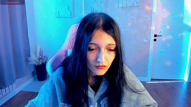 Emily Carteri online show from July 27, 2026, 12:39 am