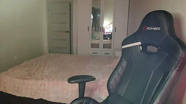 Mia Luiza online show from July 13, 2026, 7:16 pm