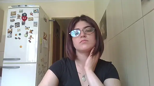 Lola enjoy online show from July 17, 2026, 11:28 am