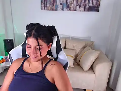 alejandraTulan online show from July 11, 2026, 3:59 pm