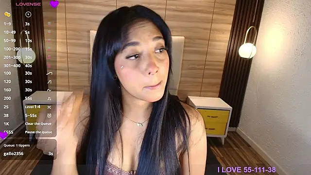 Snapshot of charlotte_2015 chatting on July 1, 2026, 11:23 am charlotte 2015 online show from July 1, 2026, 11:23 am