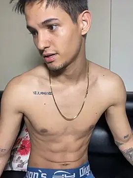 Snapshot of Aaronsexroom chatting on July 12, 2026, 2:24 am Aaronsexroom online show from July 12, 2026, 2:24 am