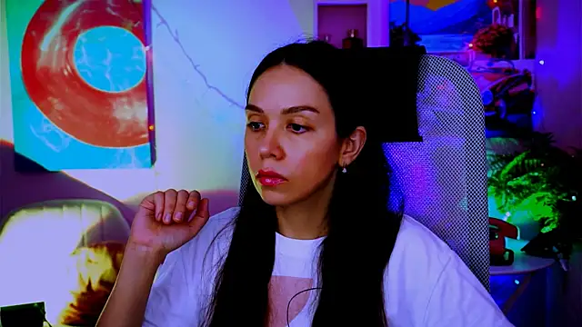 OliviaWeles online show from July 12, 2026, 8:27 am