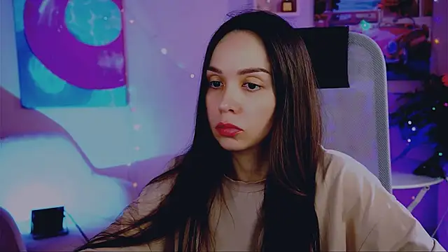OliviaWeles online show from July 28, 2026, 1:43 pm