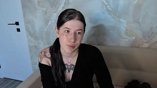 Ester Henderson online show from July 28, 2026, 8:21 am