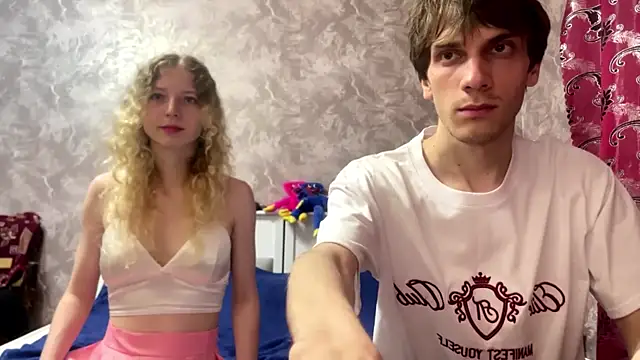 Cute  Couple  online show from July 15, 2026, 7:30 pm