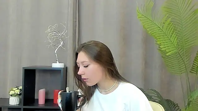 CarlitaThomley online show from July 3, 2026, 10:21 am