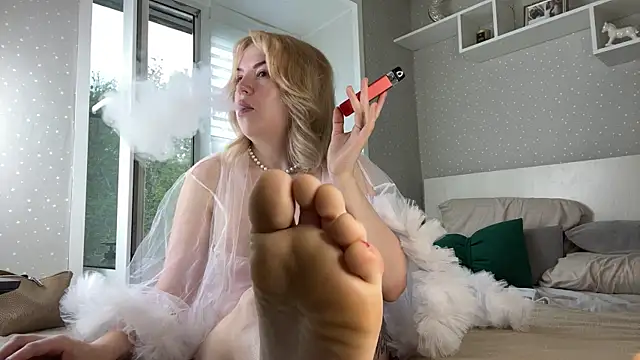QueenViktoria online show from July 17, 2026, 1:23 am