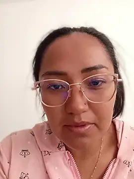 Snapshot of chells_ chatting on July 23, 2026, 12:47 pm chells online show from July 23, 2026, 12:47 pm