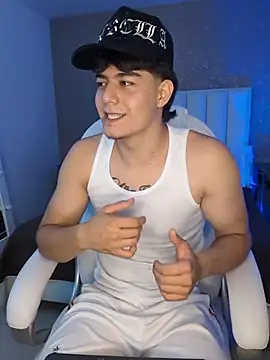 Snapshot of MaxCruz_ chatting on July 25, 2026, 7:00 pm MaxCruz online show from July 25, 2026, 7:00 pm