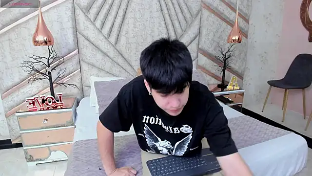 MilanMercier online show from July 27, 2026, 4:08 am