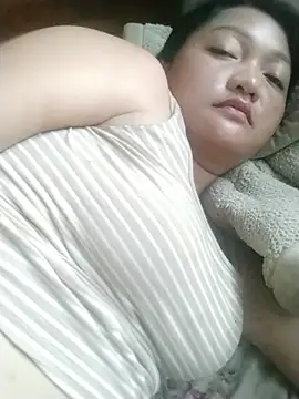 Snapshot of Vy-vi chatting on July 7, 2026, 7:23 am Vy-vi online show from July 7, 2026, 7:23 am