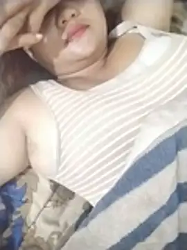 Snapshot of Vy-vi chatting on July 27, 2026, 2:07 am Vy-vi online show from July 27, 2026, 2:07 am