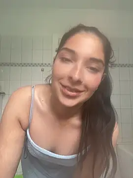 Snapshot of Laura_nx chatting on July 3, 2026, 11:49 am Laura nx online show from July 3, 2026, 11:49 am