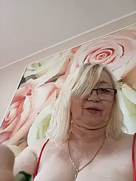 Snapshot of Rita-berry chatting on July 12, 2026, 7:10 am Rita-berry online show from July 12, 2026, 7:10 am