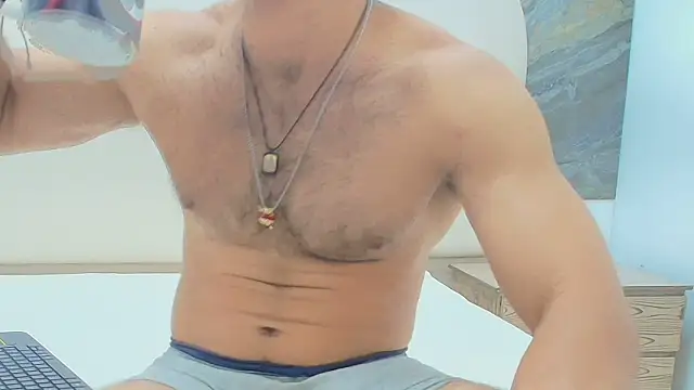 FELIPE DIAMOND online show from July 17, 2026, 12:56 pm