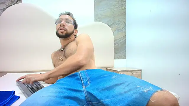 FELIPE DIAMOND online show from July 27, 2026, 1:18 pm