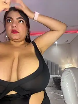 DaniaMillerr  online show from July 12, 2026, 6:10 pm