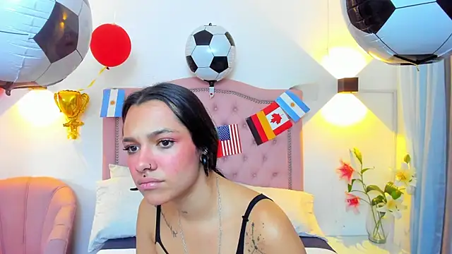 Snapshot of Kloewatson22 chatting on July 10, 2026, 3:25 pm Kloewatson22 online show from July 10, 2026, 3:25 pm