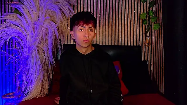 Snapshot of Dominik_lux chatting on July 26, 2026, 9:43 pm Dominik lux online show from July 26, 2026, 9:43 pm