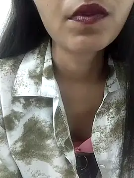 nadiya khan  online show from July 9, 2026, 3:32 am