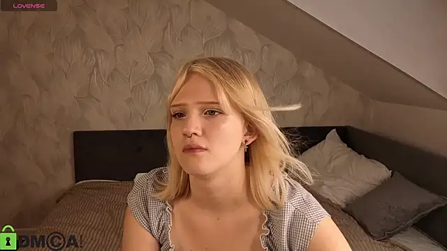 Lilly Jhonass online show from July 9, 2026, 1:09 am