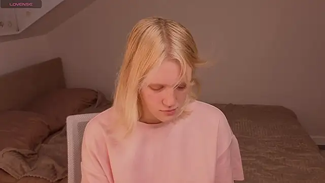 Lilly Jhonass online show from July 19, 2026, 1:09 am