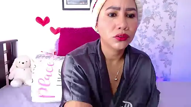 Snapshot of vanessacuter chatting on July 28, 2026, 4:50 pm vanessacuter online show from July 28, 2026, 4:50 pm