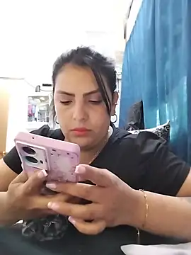 Snapshot of YINNA__24 chatting on July 18, 2026, 6:12 pm YINNA 24 online show from July 18, 2026, 6:12 pm