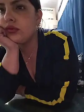 Snapshot of YINNA__24 chatting on July 28, 2026, 1:56 am YINNA 24 online show from July 28, 2026, 1:56 am