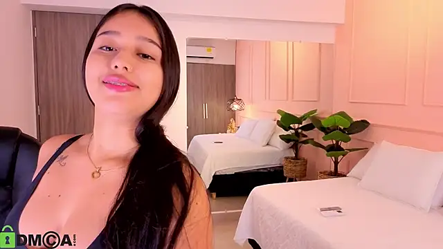 Snapshot of BELLA_GAITAN_ chatting on July 7, 2026, 11:47 am BELLA GAITAN online show from July 7, 2026, 11:47 am