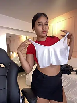 Snapshot of BELLA_GAITAN_ chatting on July 24, 2026, 11:08 am BELLA GAITAN online show from July 24, 2026, 11:08 am
