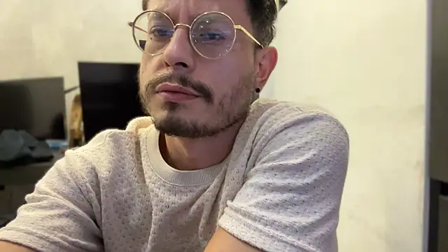 andrewlopezz online show from July 15, 2026, 9:42 pm
