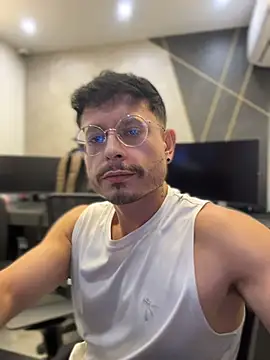 andrewlopezz online show from July 26, 2026, 11:00 pm