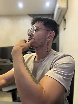 andrewlopezz online show from July 27, 2026, 11:56 pm