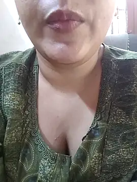 Snapshot of arushi9490 chatting on July 15, 2026, 6:51 am arushi9490 online show from July 15, 2026, 6:51 am