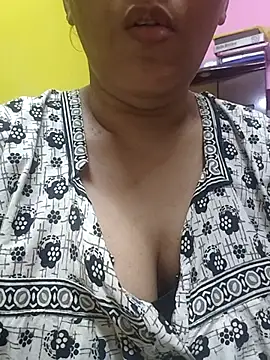 Snapshot of arushi9490 chatting on August 5, 2026, 8:17 am arushi9490 online show from August 5, 2026, 8:17 am