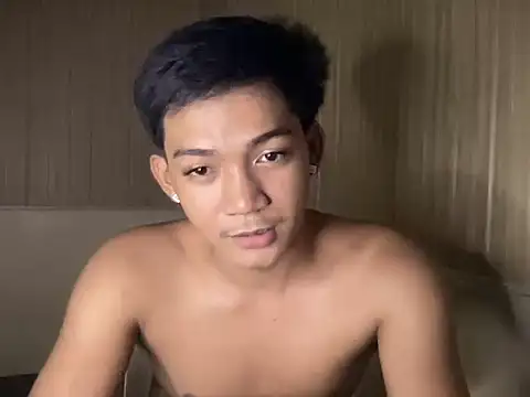 YourcumBoy77 online show from July 11, 2026, 1:36 pm